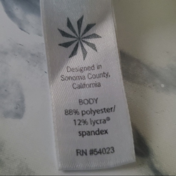 SOLD Athleta High Rise Bold Stripe Chaturanga - Picture 8 of 8